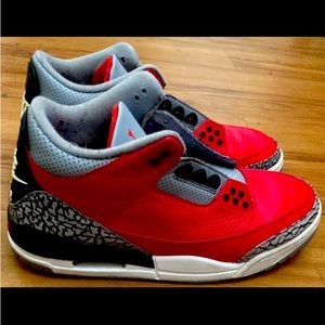 Retro Jordan 3s Red cement good condition size 8.5